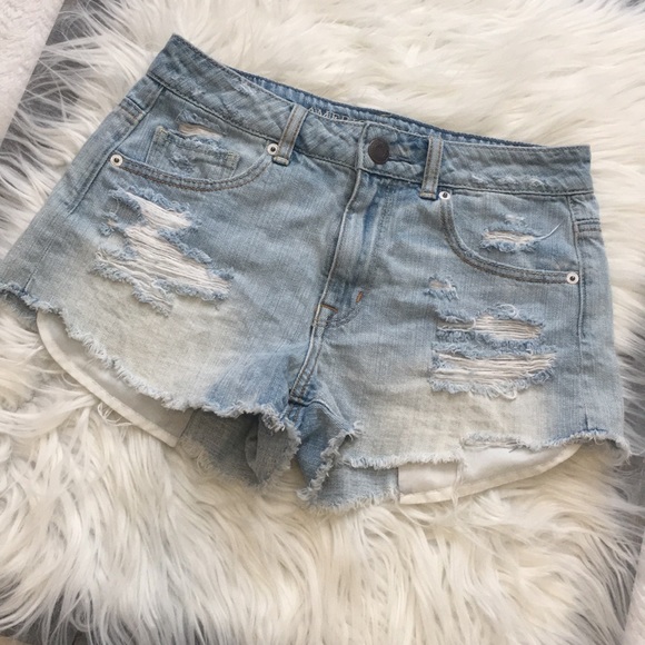American Eagle Outfitters Pants - American Eagle high rise distressed shorts 😍
